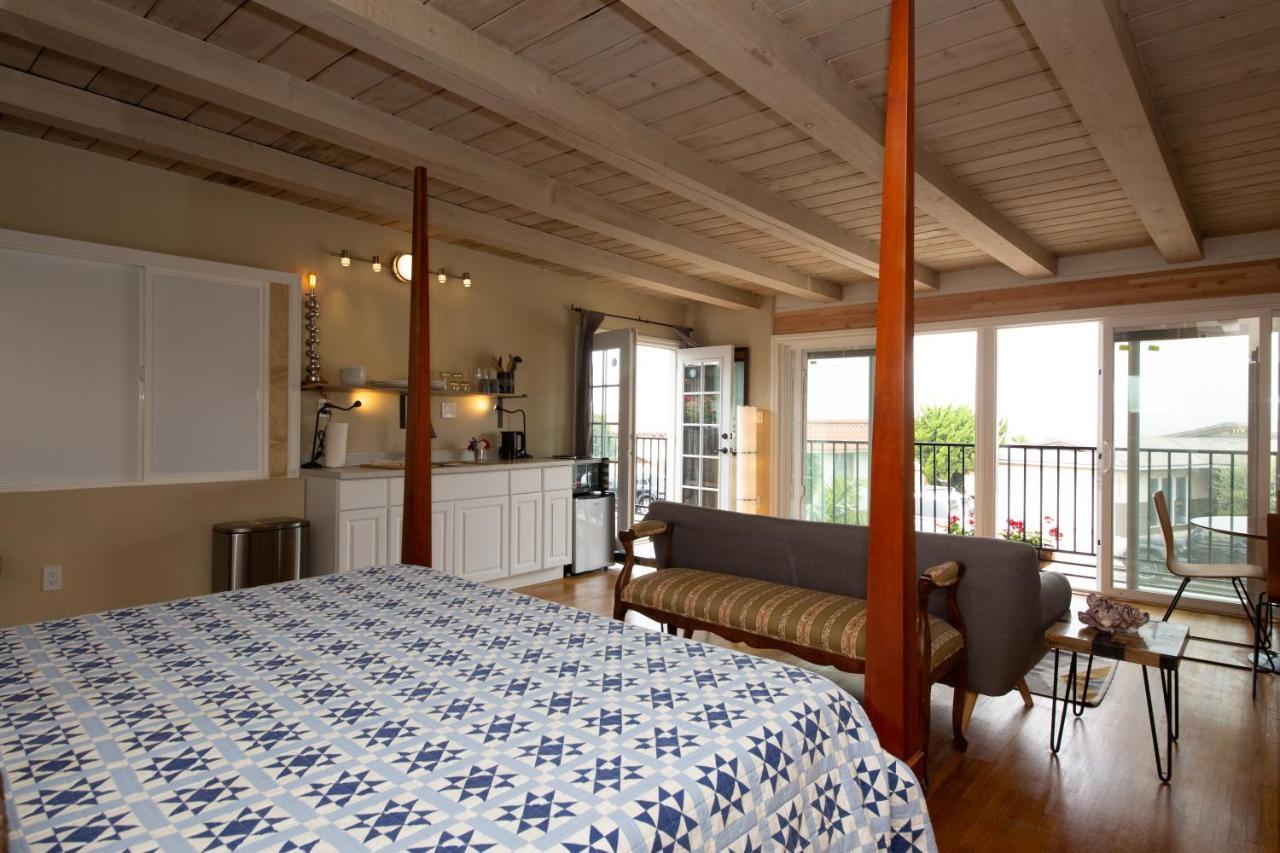 Overlooking Marina Del Rey Sailboats, Is Green Ginger Playa Del Rey On The Bluff, Guest house *